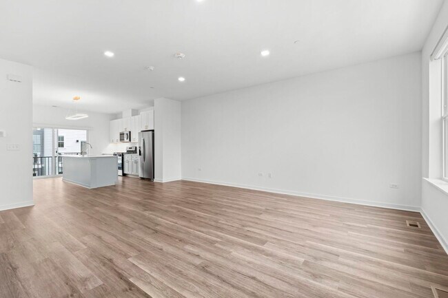 Building Photo - 103 E Crystal Lake Ave