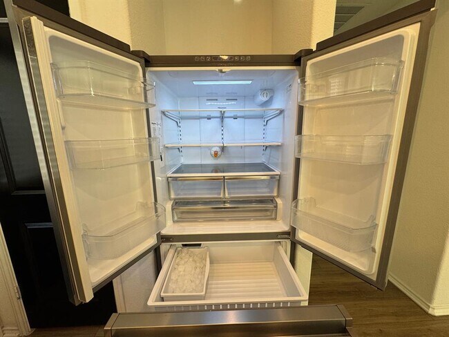 Building Photo - 520 Doherty