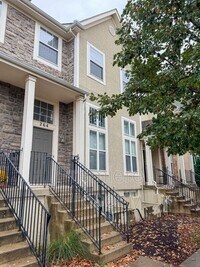 Building Photo - 264 N Hedge Ln