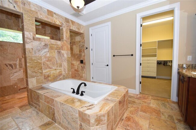 Building Photo - 7 Spanish Moss Ct