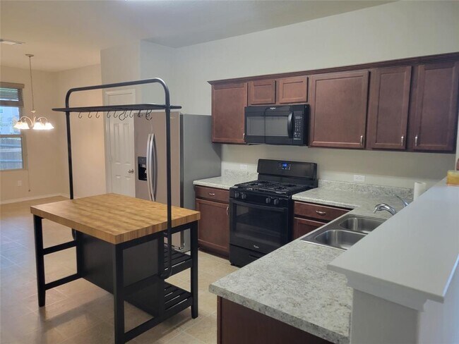 Building Photo - 221 Compania Cove