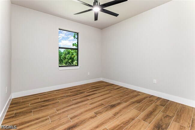 Building Photo - 4157 NW 39th Ave