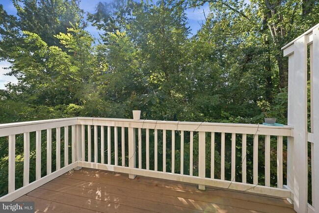 Building Photo - 1571 Renate Dr