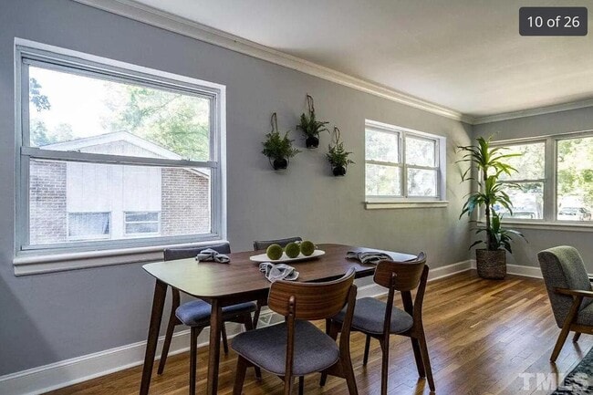 Building Photo - Updated 3 Bedroom Ranch with Stunning Details in Trinity Park - Fenced-in Yard, Pet Friendly!