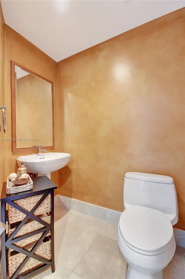 Building Photo - 17001 Collins Ave