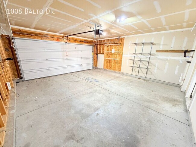 Building Photo - 1008 Balto Dr