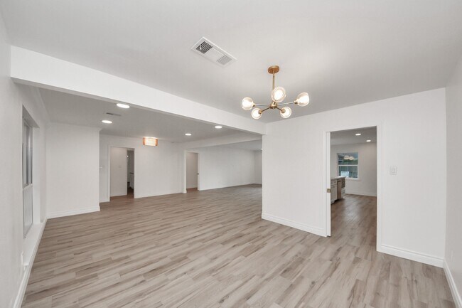 Building Photo - 10227 Metronome Dr