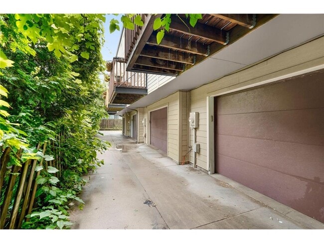 Building Photo - 2707 1st Ave S