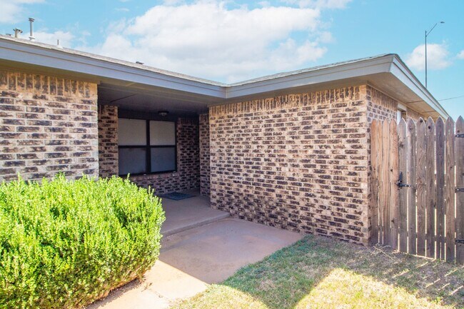 Primary Photo - 15 Wagnon Dr