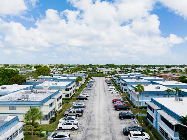 Building Photo - 233 Brittany F