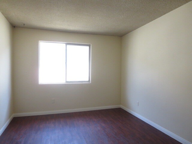 Building Photo - 8356 Amigo Ave