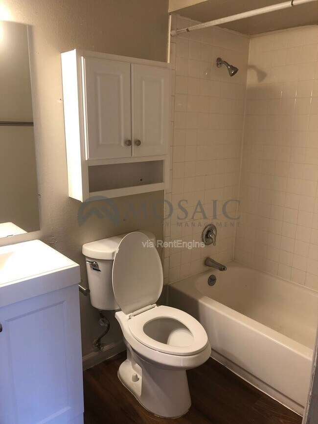 Building Photo - 1204 S McClintock Dr