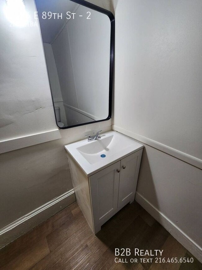 Building Photo - 2186 E 89th St