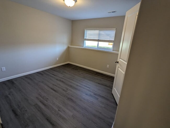 Building Photo - 5277 N Toben Ct