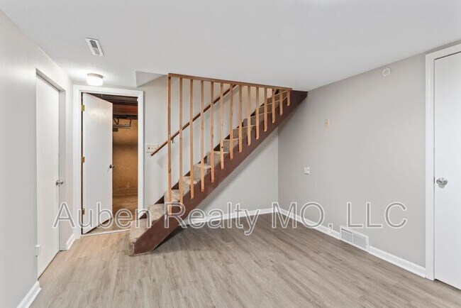 Building Photo - 1206-1208 N Cottage St