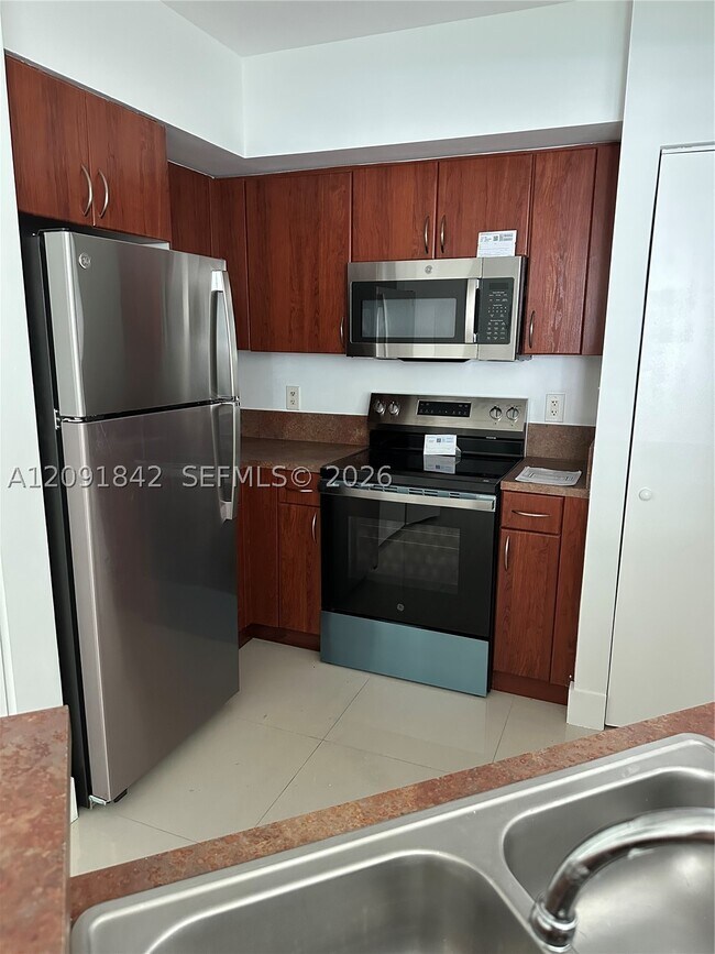 Building Photo - 9201 Collins Ave