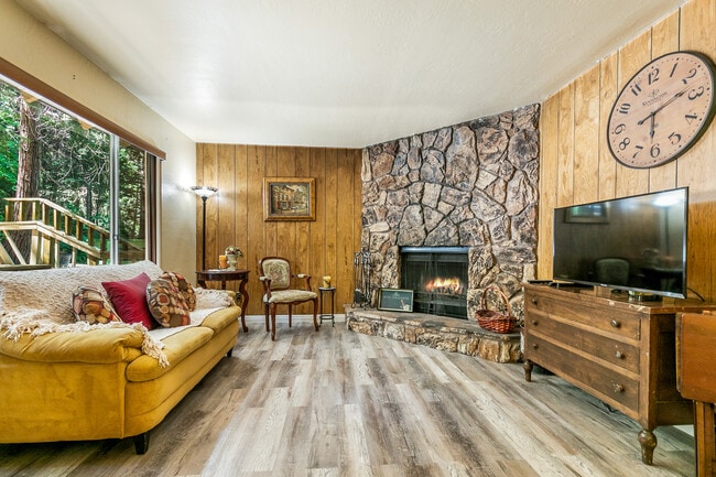 Building Photo - 28434 Altamont Ct