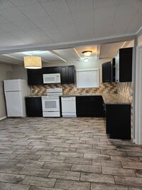 Building Photo - Residential/Commercial