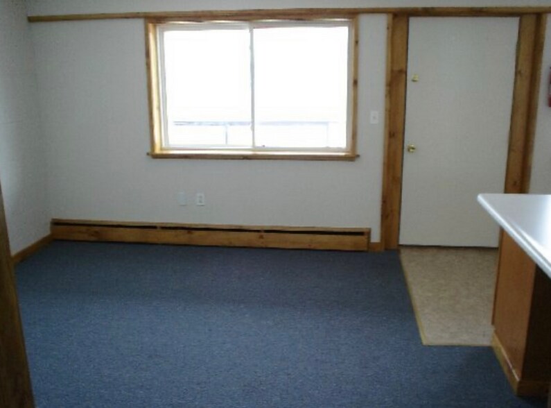 Building Photo - 80 Riverside Dr