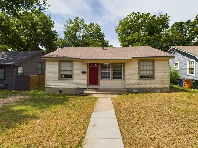 Primary Photo - 713 Harris Ave
