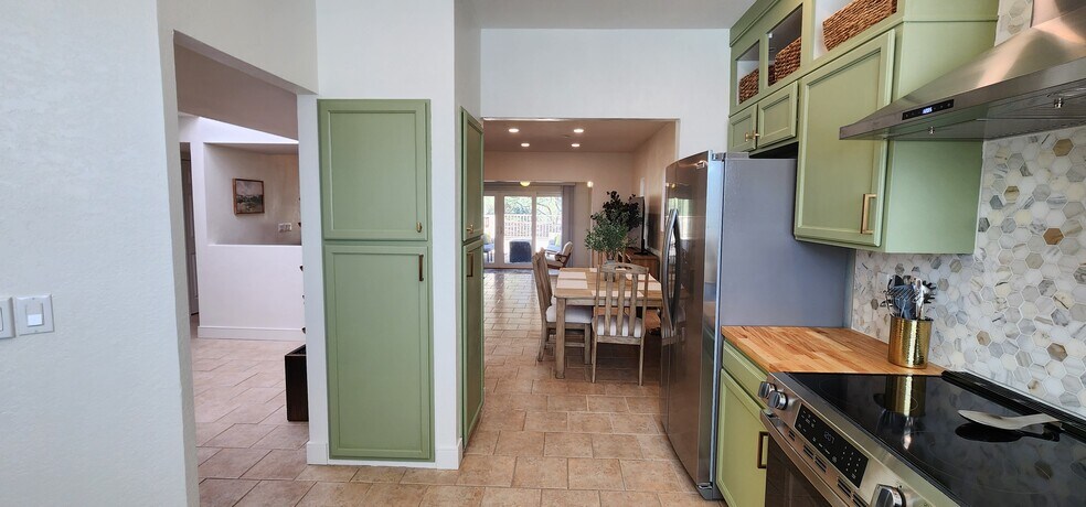 Building Photo - 432 W San Ignacio