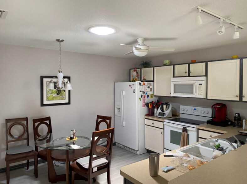 Building Photo - 3374 Castlegate Ct
