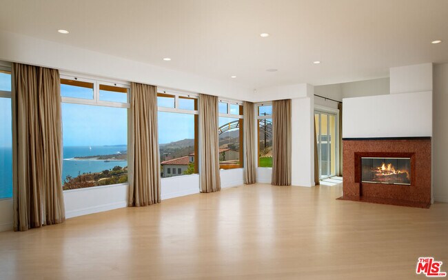Building Photo - 3235 Rambla Pacifico St
