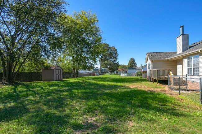 Building Photo - 112 Heritage Dr