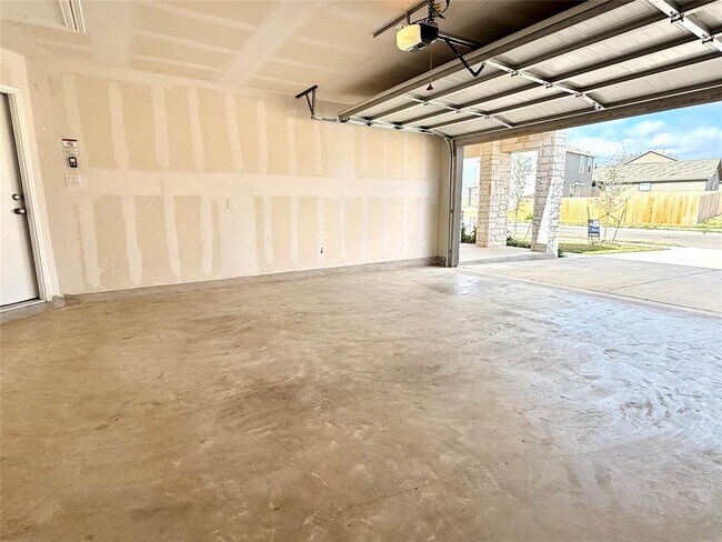 Building Photo - 289 Sormonne Lp