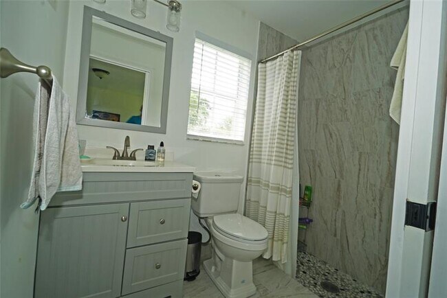 Building Photo - 1690 Zenith Way
