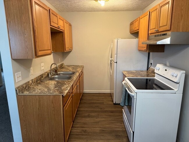 Building Photo - Bright & Fresh 2 Bedroom Apartment – Ready...