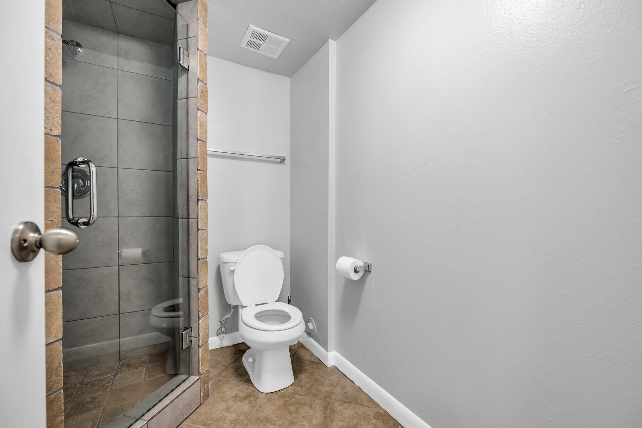 Building Photo - 1044 E Quail Park Dr