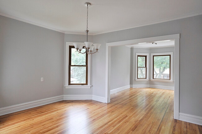 Building Photo - 5714 W Dakin St