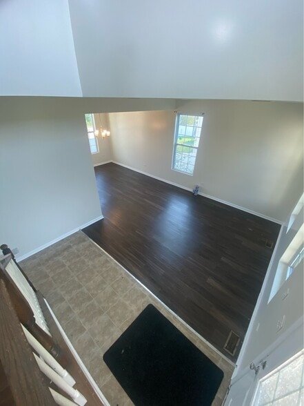 Building Photo - 8114 Seward Rd