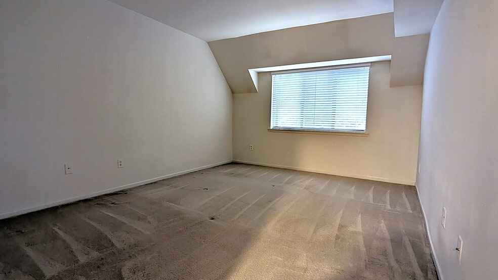 Building Photo - 1657 Parkcrest Cir