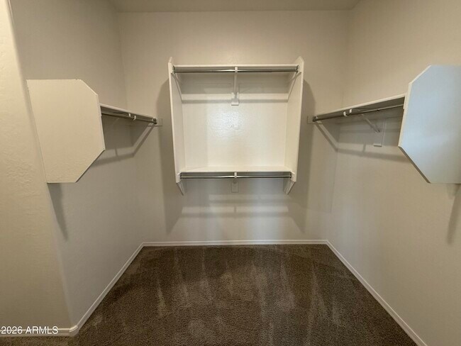 Building Photo - 2669 S Peppertree Dr