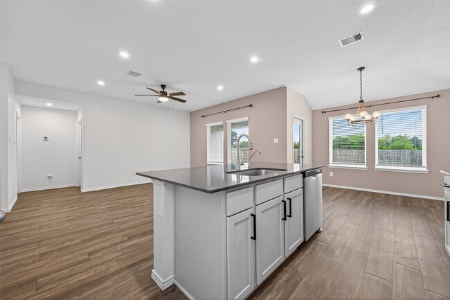 Building Photo - 11933 Summer Oak Trl