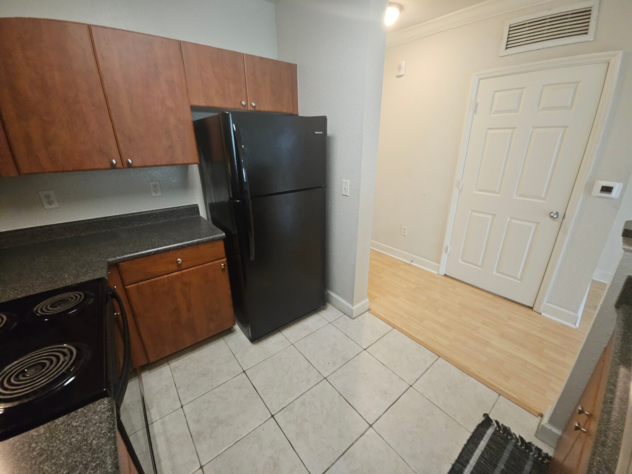 Building Photo - 202 E South St