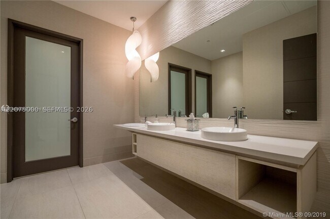 Building Photo - 17301 Biscayne Blvd