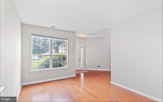 Building Photo - 3 Carey St