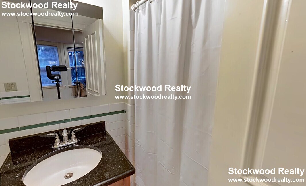 Building Photo - 195 Commonwealth Ave