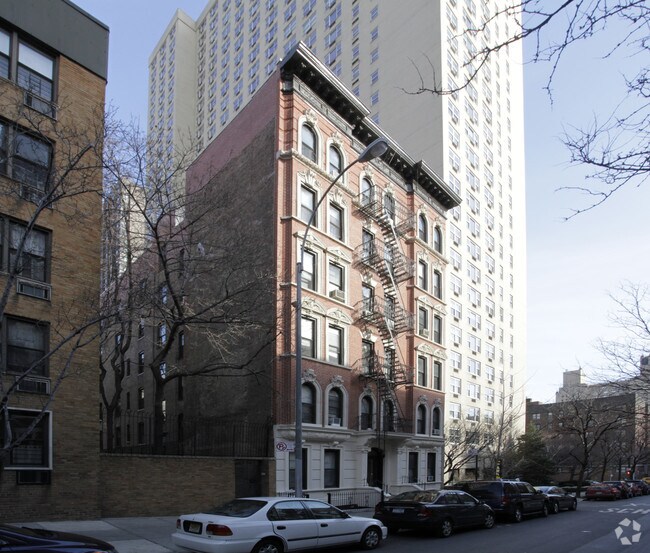 Building Photo - 443 E 88th St