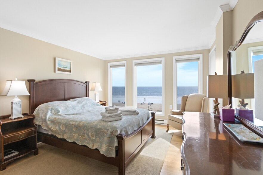 Building Photo - 1 Seacliff Ave