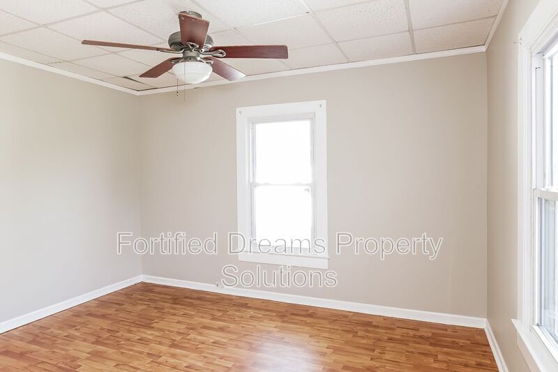 Building Photo - 842 Efird St