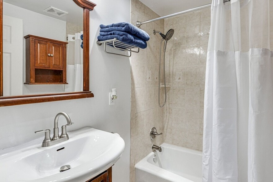 Building Photo - 3719 12th St NE