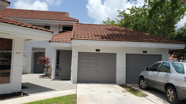 Primary Photo - 985 NW 93rd Ave