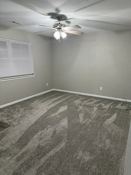Building Photo - 6021 Camellia Dr