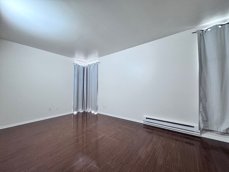 Building Photo - 3046 NE 143rd St