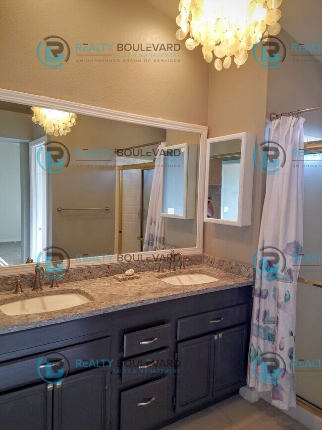 Building Photo - 1/2 MONTH FREE!! Amazing 4 Bedroom 2.5 Bat...