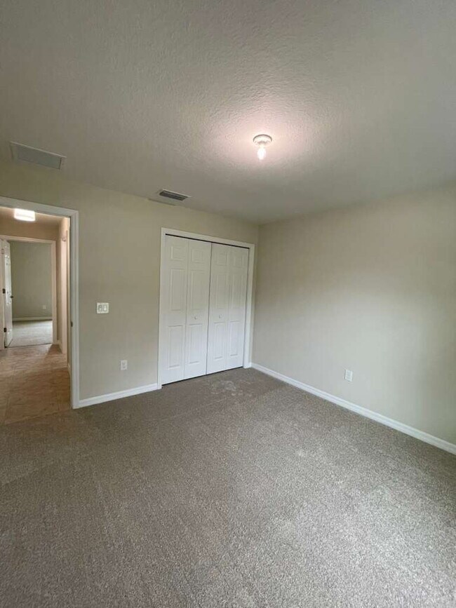 Building Photo - Beautiful brand-new construction 3-bedroom, 2-bathroom residence in Silver springs Shores!!